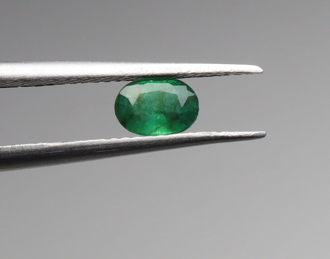 Fabulous 0.40 Cts Natural Emerald (1 of 5)