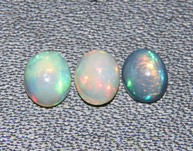 Delightful 1.32 Cts Natural Ethiopian Opal Pair: Gemstone : Natural Ethiopian OpalShape and cut : Oval CabochonWeight : 1.32 CaratsMeasurements : 6x5 mm,Color : WhiteNumber of Stone : 3Transparency : TranslucentTreatment : No TreatmentOrigin : Ethio