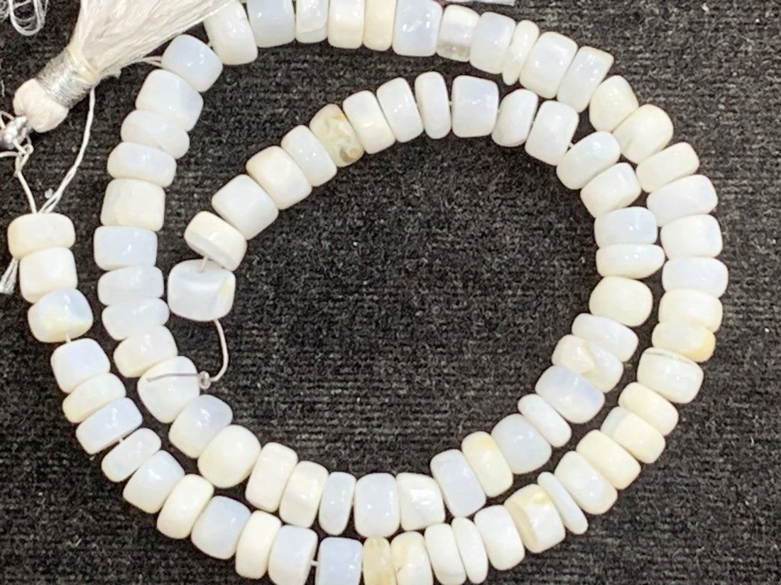 Excellent Size 96.73 Cts Natural White Opal Beads (1 of 5)