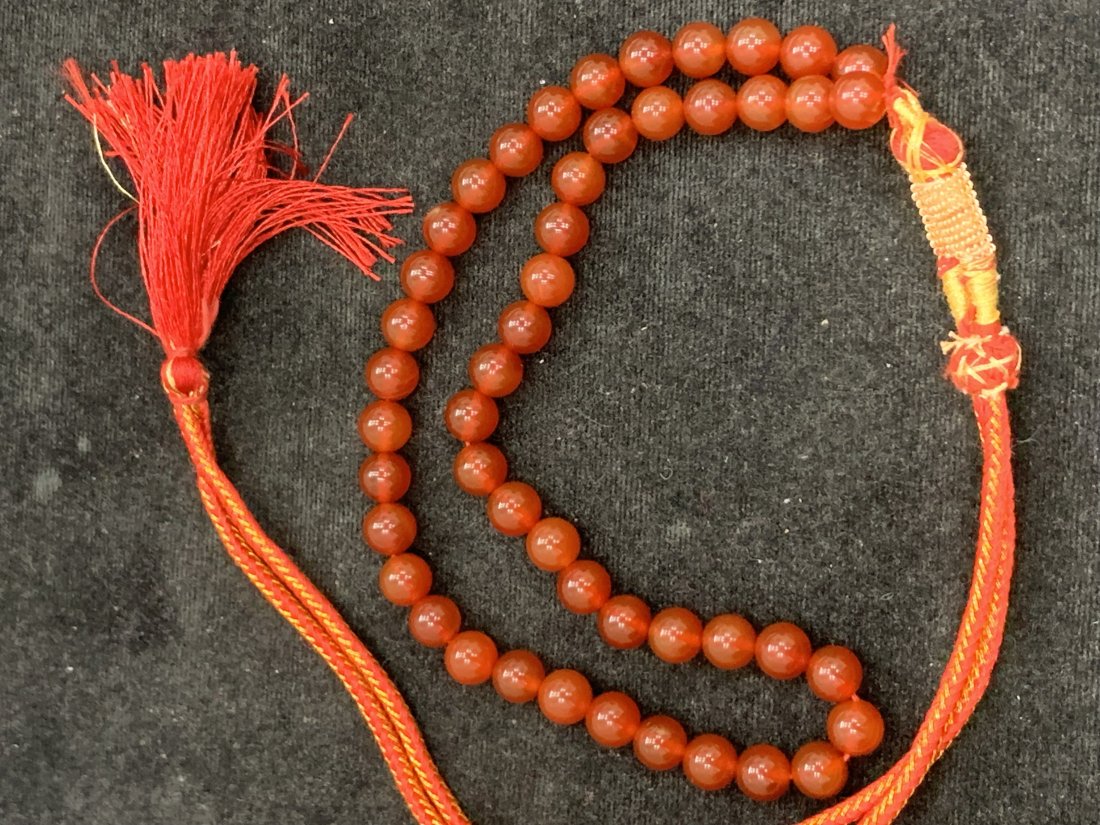 Top Grade 195.50 Cts Natural Carnelian Beads: Gemstone : Natural CarnelianShape and cut : Sphere BeadsWeight : 195.50 CaratsMeasurements : 8x8 mmColor : Redish ShaolinLength: 7.50 InchesTransparency : TranslucentTreatment : HeatedOrigin : Africa 