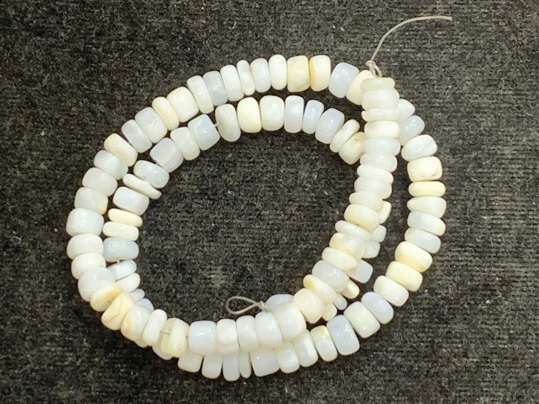 AAA 77.50 Cts Natural White Opal Beads (1 of 5)