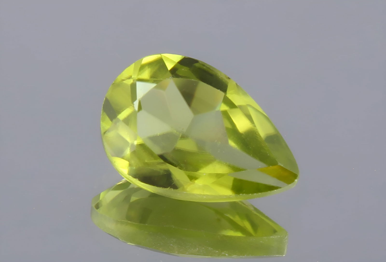AAA Natural Peridot - 1.47 Cts (1 of 4)