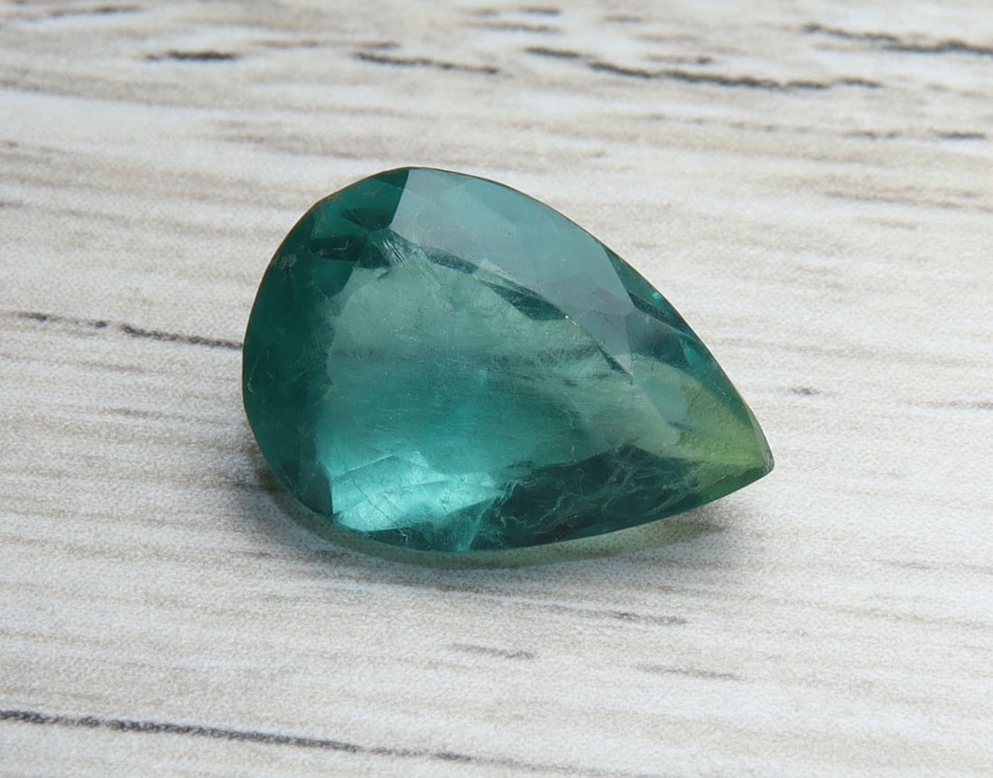 Marvellous 6.80 Cts Natural Colour Fluorite (1 of 4)