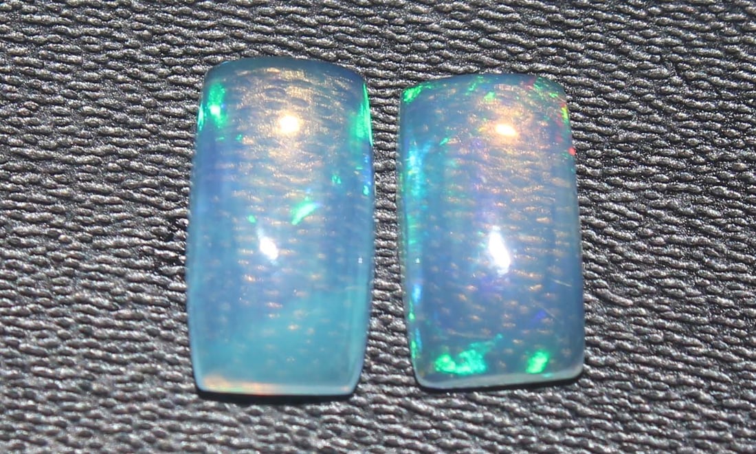 Stunning 1.15 Cts Natural Ethiopian Opal Set (1 of 2)