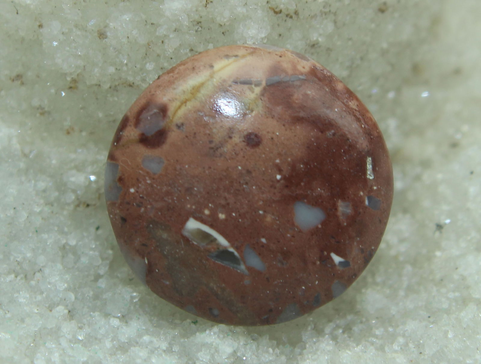Beautiful 10.68 Cts Natural Jasper Cabochon: Gemstone : Natural Jasper Origin: Africa Weight : 10.68 carats Dimensions : 17.88-17.53x4.36 mm, Shape/Cut: Round Cabochon Color : Redish Brown Transparency: Opaque Treatment: None Shipping-: Flat rat