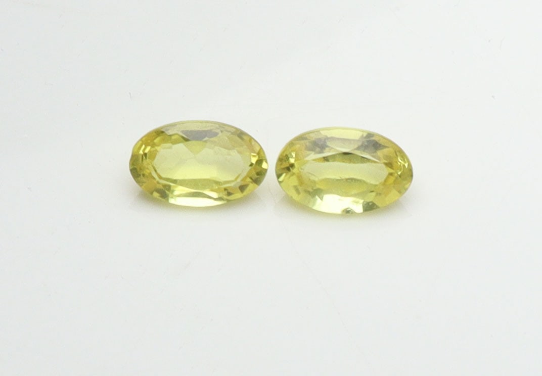 2.29 Cts Natural Bi-Colour Ethiopan Opal (1 of 5)