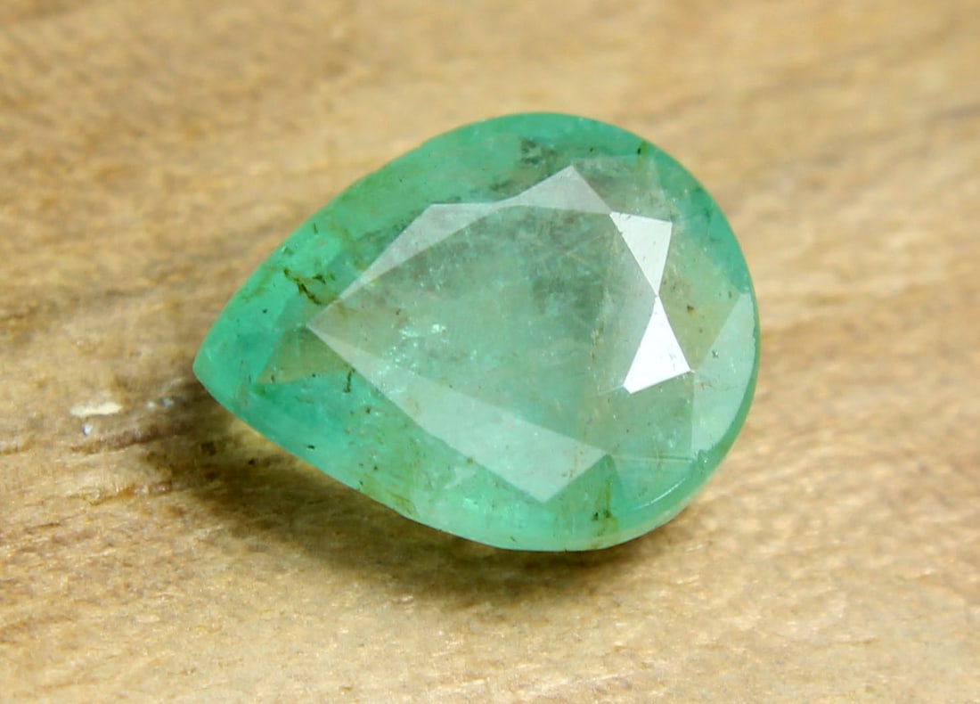 Lovely " Natural Zambia Emerald " 2.53 Cts Natural Zambia Emerald (1 of 5)
