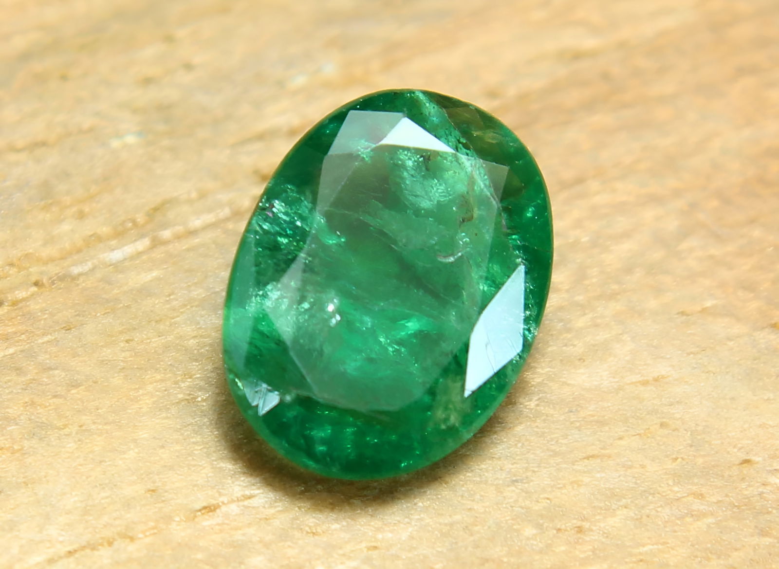 Lovely " Natural Zambia Emerald " 0.88 Cts Natural Zambia Emerald (1 of 7)