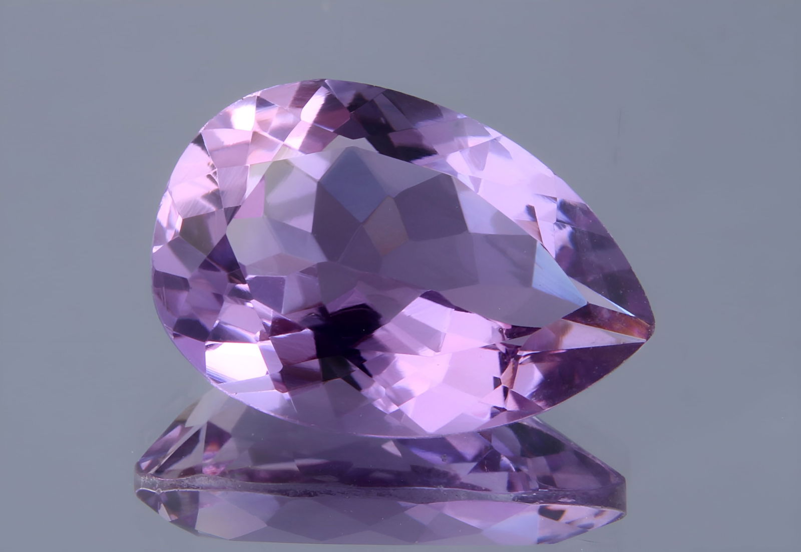 Delightful " Natural African Amethyst " 3.82 cts Natural Amethyst (1 of 5)