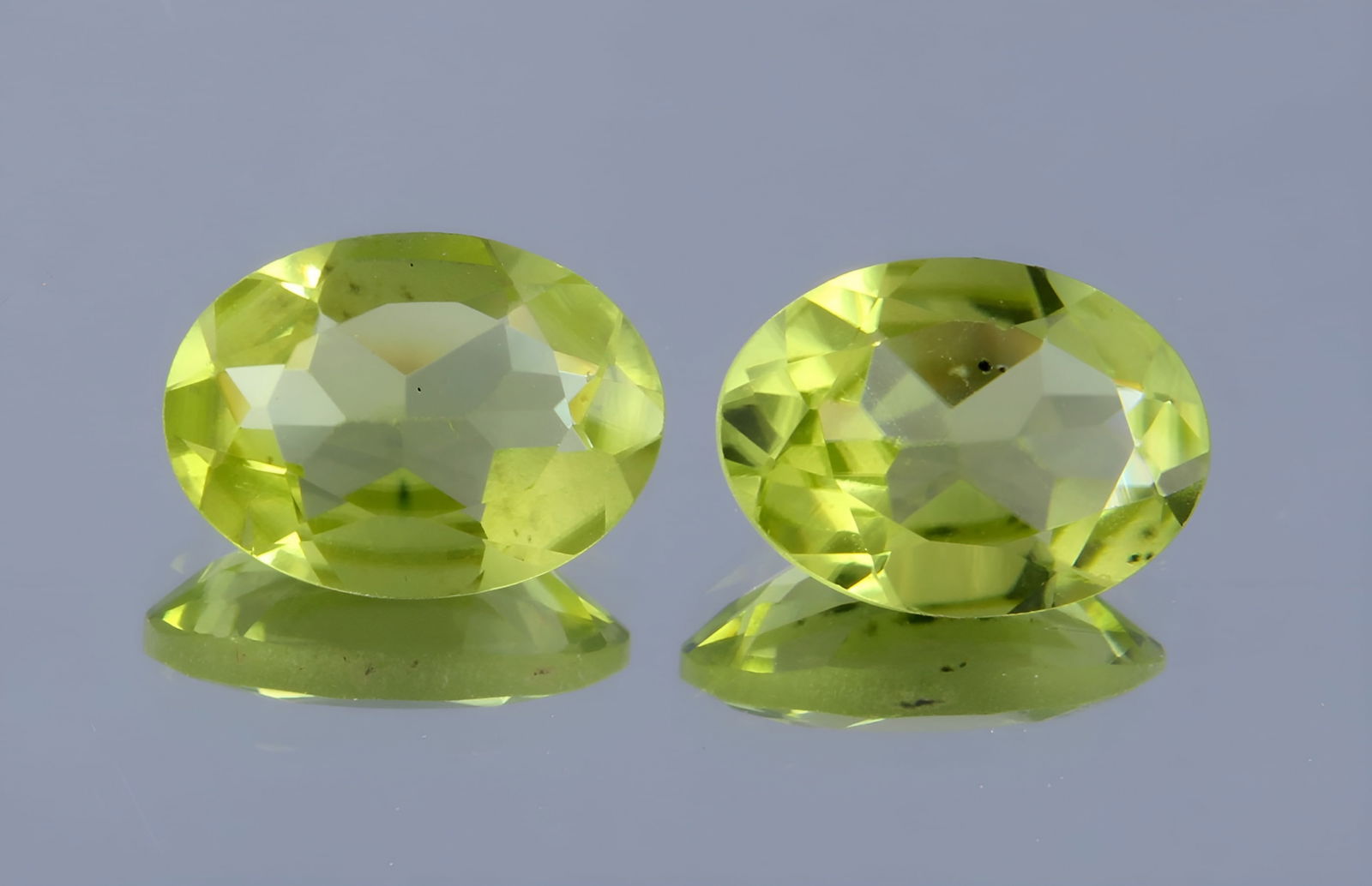 Lovely " Natural Peridot " 1.59 cts Natural Peridot Pair (1 of 5)