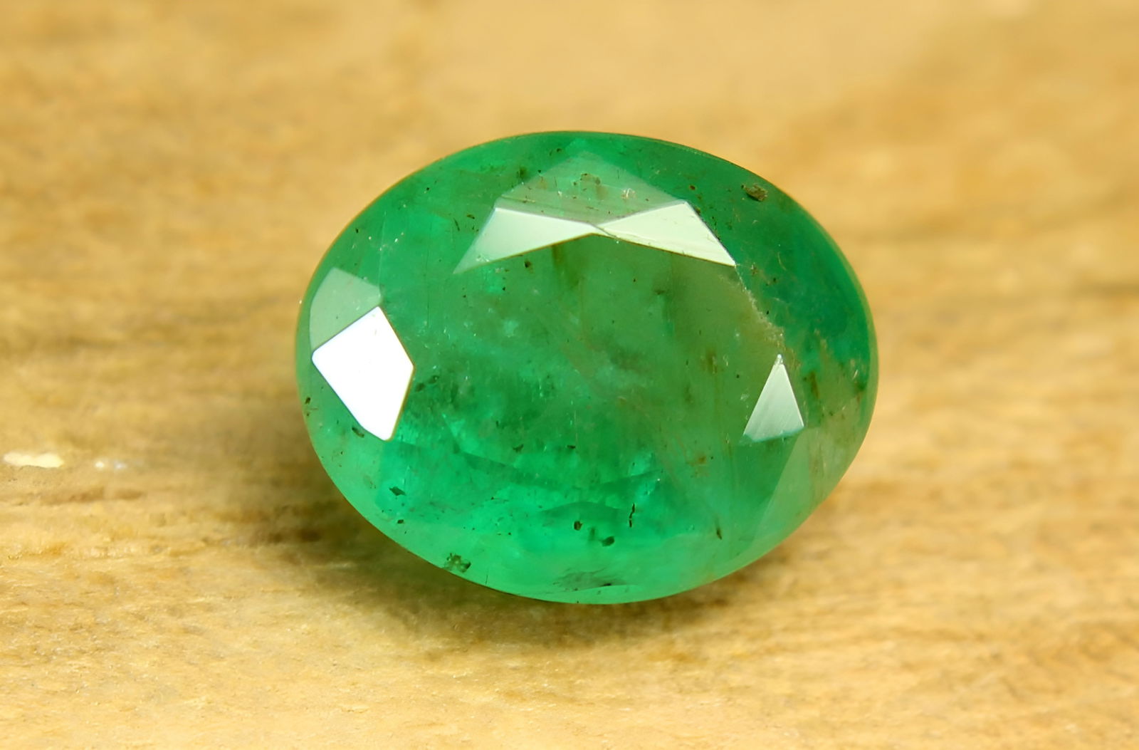 Beautiful "Natural Zambia Emerald" 2.40 Cts Natural Emerald (1 of 5)