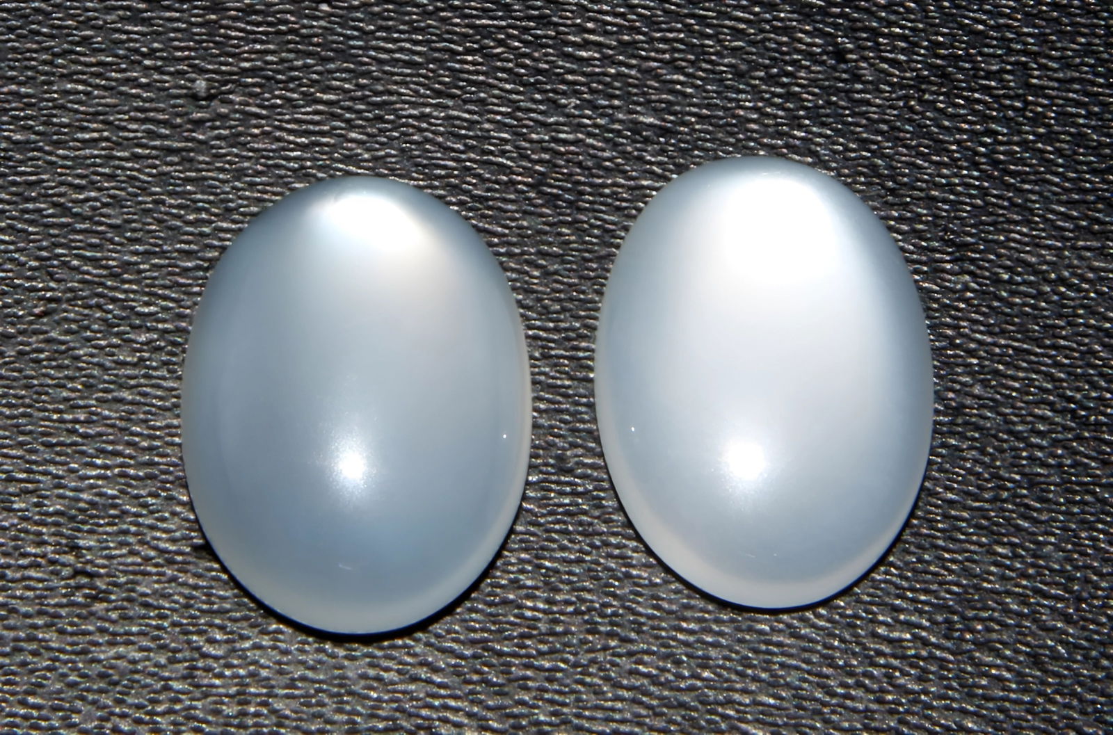 AAA 8.21 Cts Natural Moonstone Set (1 of 5)