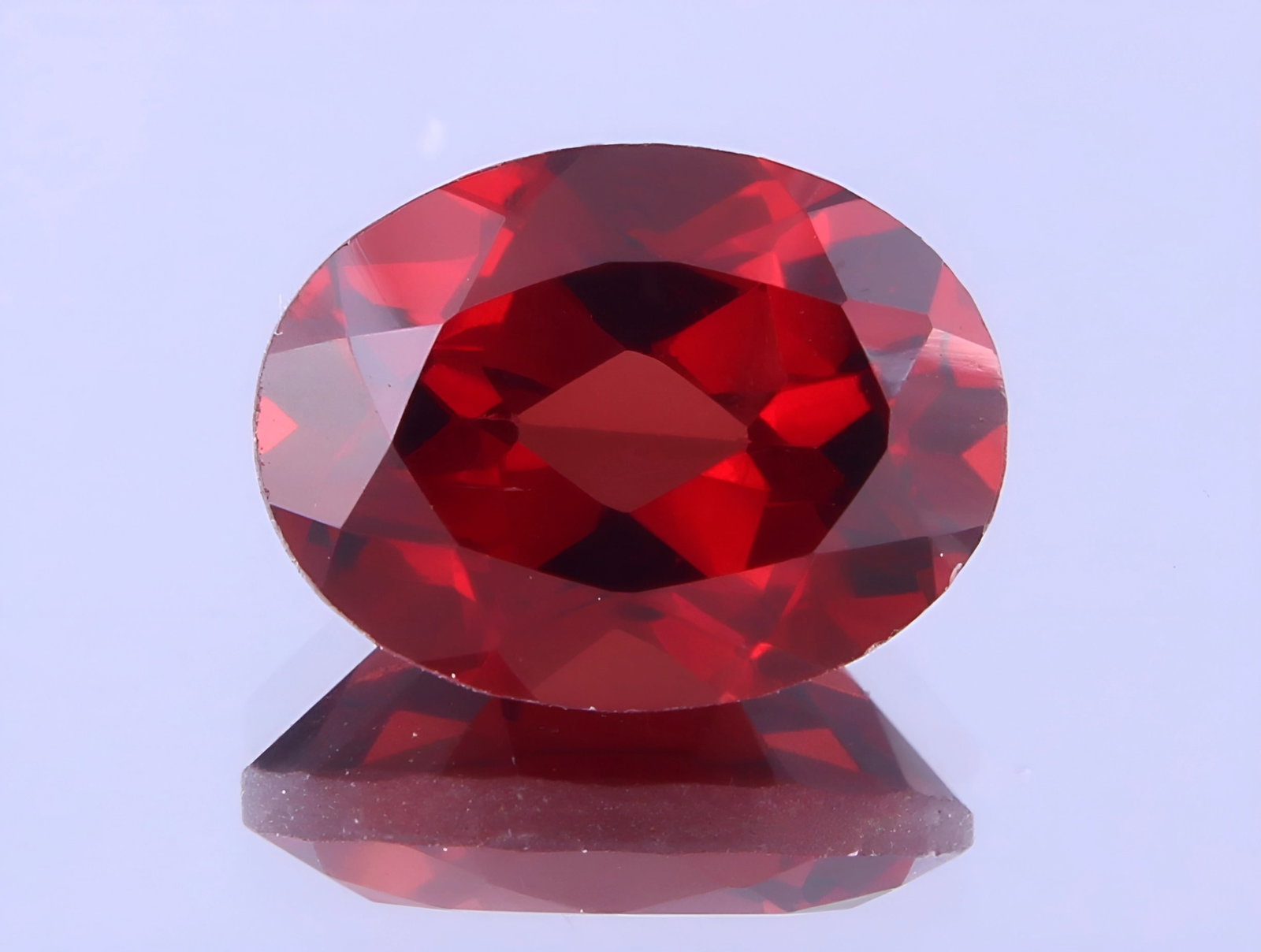 Lovely " 1.80 Cts Natural Pyrope Almandine Garnet: Gemstone : Natural Almandine Garnet Shape and cut : Oval Cut Origin : Africa Weight : 1.80 caratsMeasurements : 8x6 mm Color : Red Transparency: Transparent Treatment : No Treatment Clarity : VVS Ship