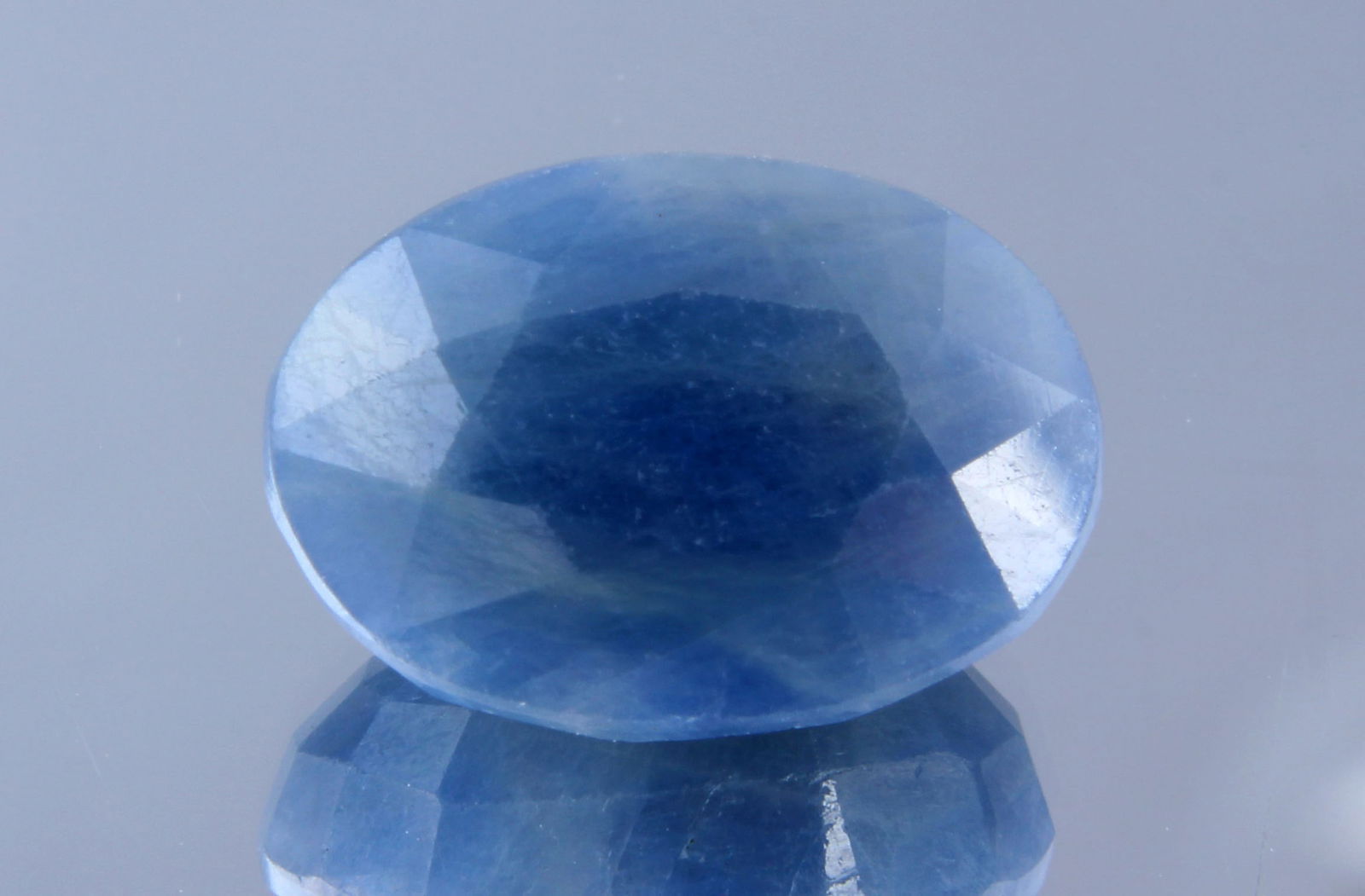 Lovely 9.57 Cts Natural Unheated Sapphire Oval Cut (1 of 5)