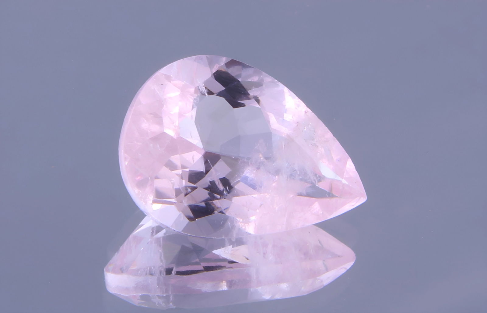 Gorgeous " Natural Morganite " 1.78 cts Pear Cut: Gemstone : Natural Morganite Shape and Cut : Pear Cut Weight : 1.78 carats Dimensions : 10x7 mm, Color : Peach Transparency : Transparent Treatment : No Treatment Origin : Africa Clarity : VVS Shippin
