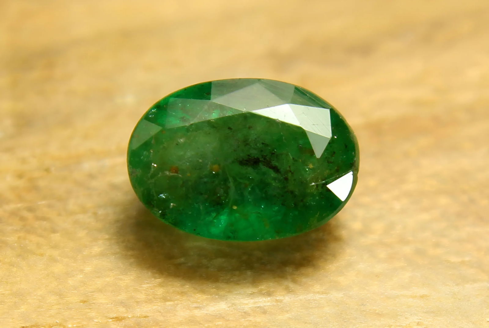 Gorgeous "Natural Zambia Emerald"  0.85 Cts Natural Emerald (1 of 5)