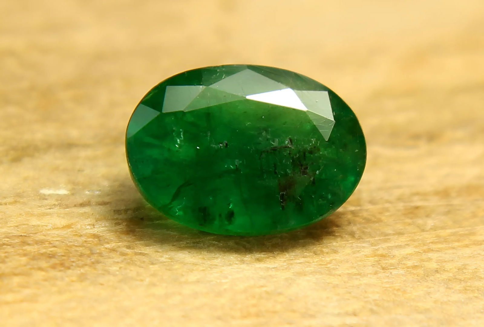 Gorgeous 1.01 Cts Natural Emerald (1 of 6)