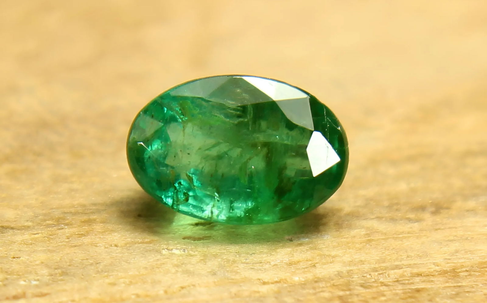 Lovely "Natural Zambia Emerald" 0.53 Cts Natural Emerald: Gemstone : Natural Emerald Origin : Zambia Weight : 0.53 carat total Dimensions : 6x4 mm , Shape / Cut : Oval Cut Color : Green Transparency : Transparent Clarity Some Natural Inclusions are Visible T