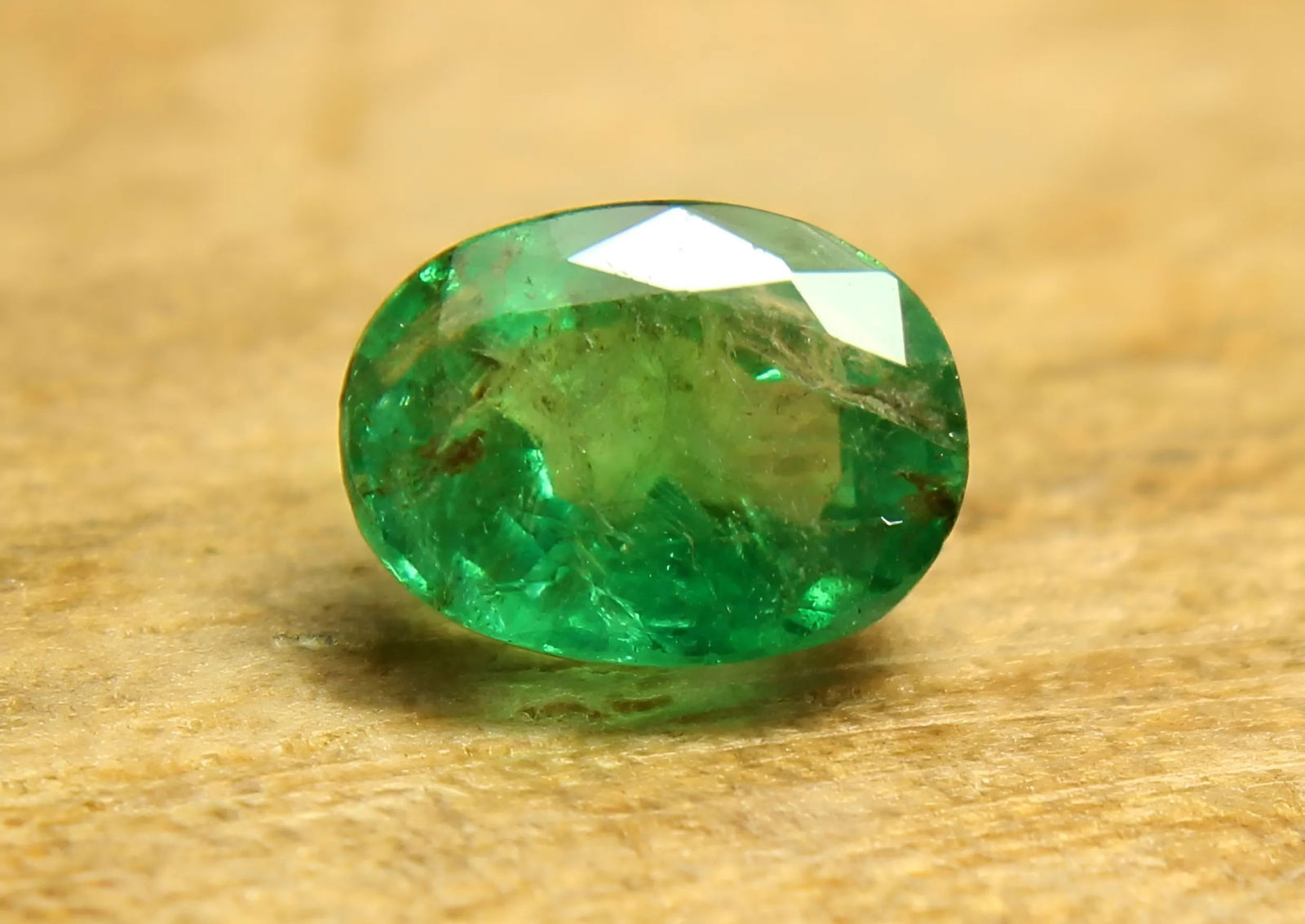 Lovely "Natural Zambia Emerald"  0.72 Cts Natural Emerald (1 of 5)