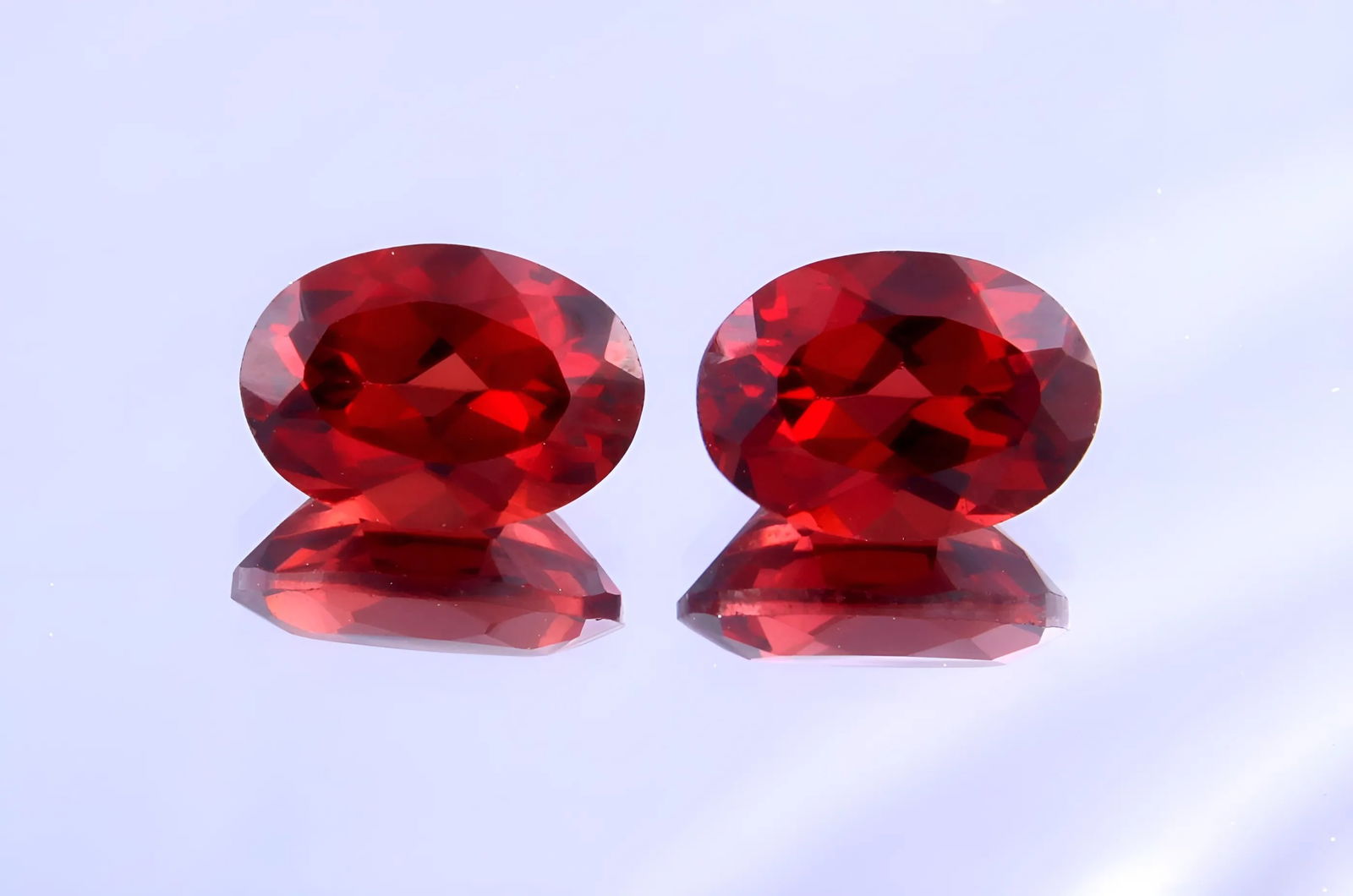 Stunning 2.10 Cts Natural Red Garnet Pair (1 of 5)