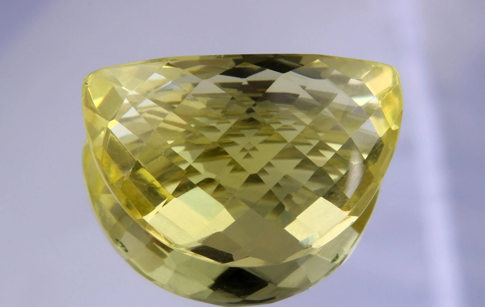 Marvelous " Natural Lemon Quartz " 26.81 cts Natural Lemon Quartz: Gemstone: Natural Lemon Quartz Origin: Africa Weight : 26.81 carats Dimensions: 25x16 mm, Shape / Cut : Fancy Cut Colour: Yellow Transparency : transparent Treatment : No Treatment nt: none Shipping-: