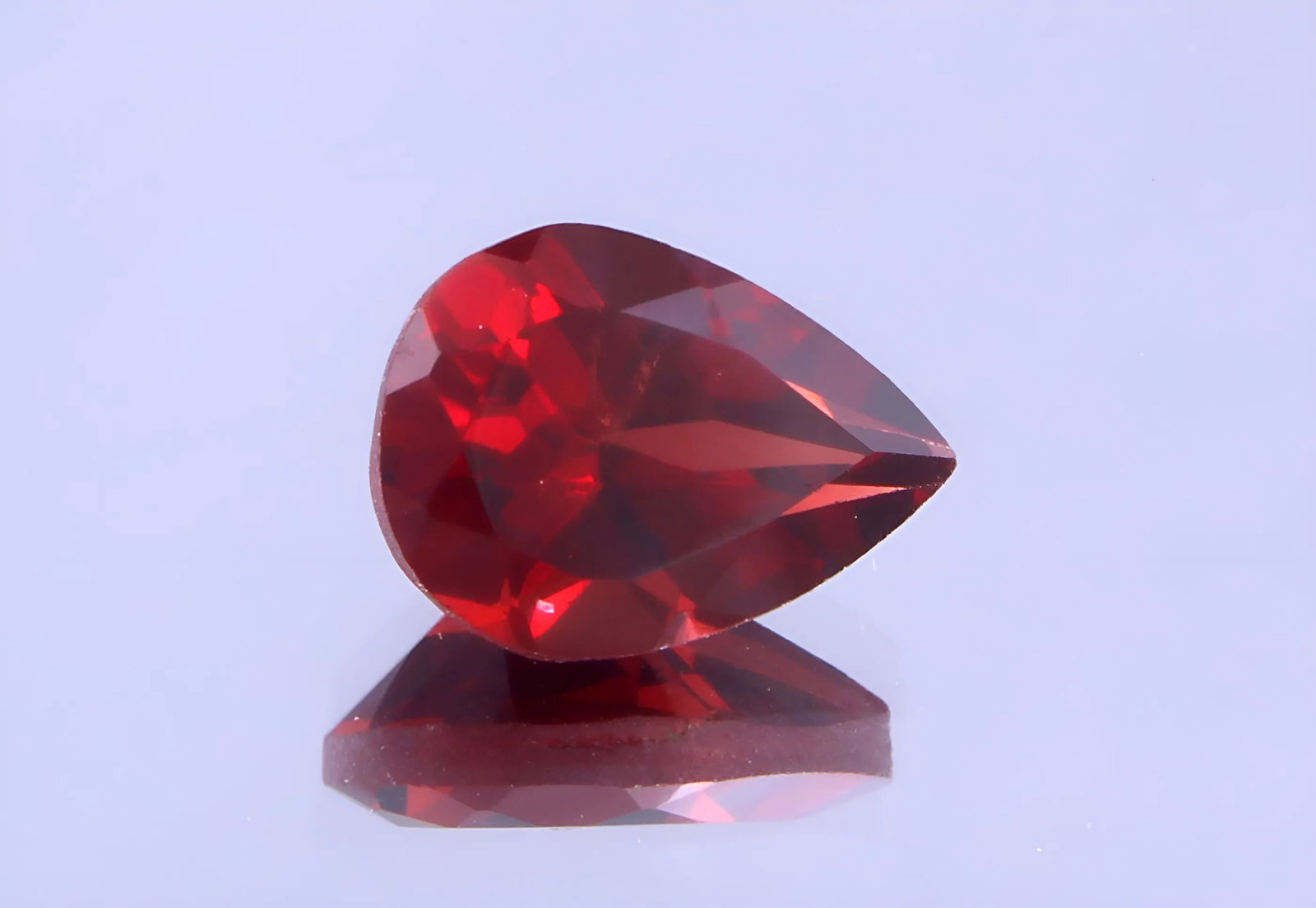 Stunning 1.46 Cts Natural Red Garnet: Gemstone : Natural Almandine Garnet Shape and cut : Pear Cut Origin : Brazil Weight : 1.46 carats Measurements : 8x6 mm Color : Red Transparency: Transparent Treatment : No Treatment Clarity : VVS Shi