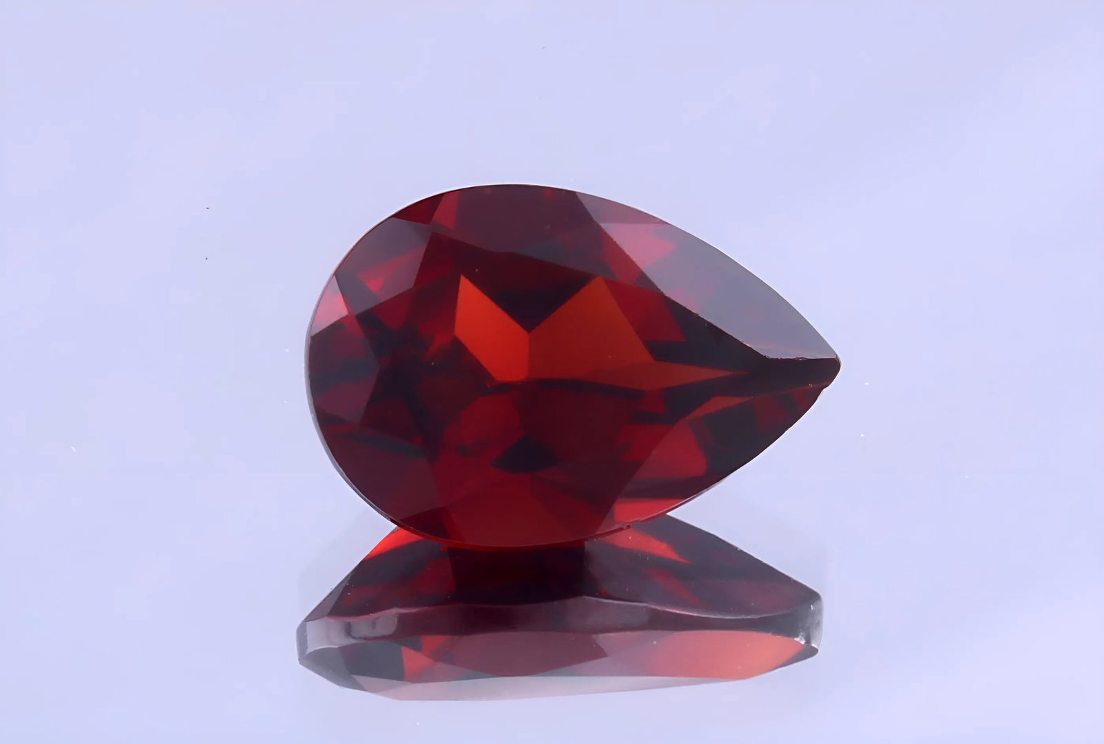 Stunning 1.58 Cts Natural Red Garnet: Gemstone : Natural Almandine Garnet Shape and cut : Pear Cut Origin : Brazil Weight : 1.58 carats Measurements : 9x6 mm Color : Red Transparency: Transparent Treatment : No Treatment Clarity : VVS Shi