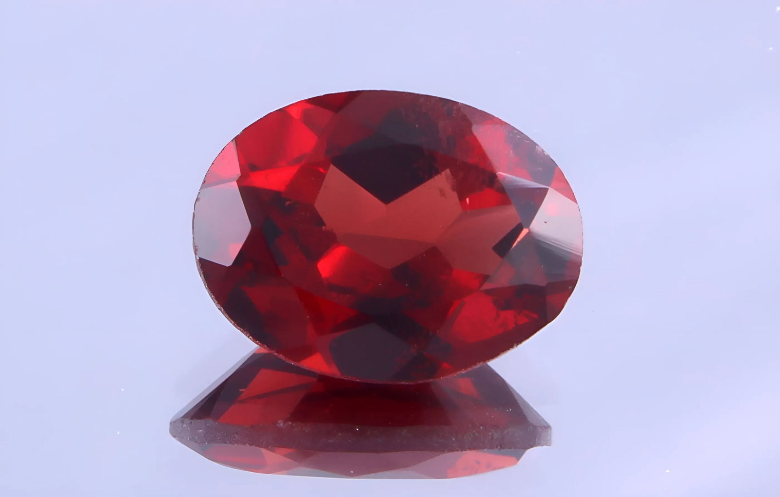 Stunning 1.37 Cts Natural Red Garnet: Gemstone : Natural Almandine Garnet Shape and cut : Oval Cut Origin : Brazil Weight : 1.37 carats Measurements : 8x6 mm Color : Red Transparency: Transparent Treatment : No Treatment Clarity : VVS Shi