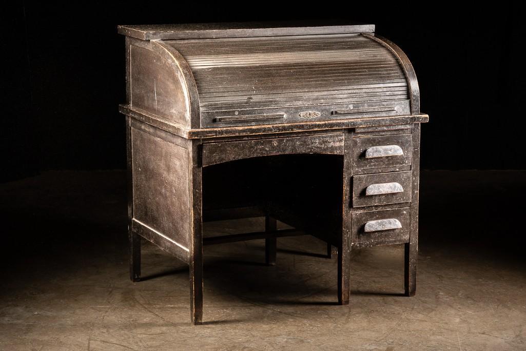 c. 1930 Roll Top Desk (1 of 4)