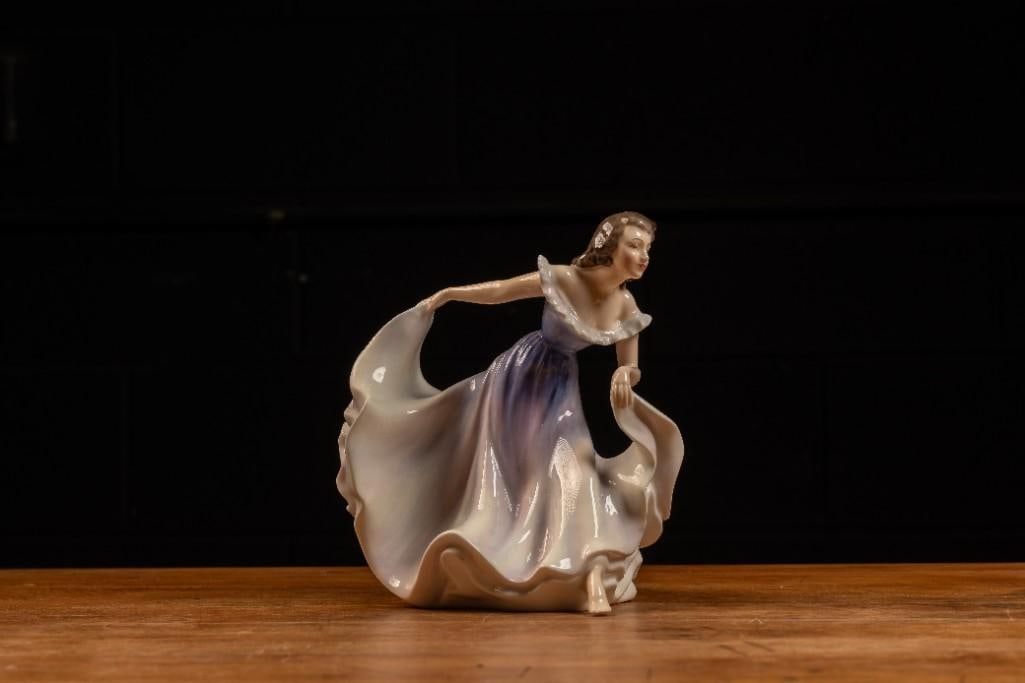 Royal Doulton "a Gypsy Dance" English Porcelain Figurine Auction