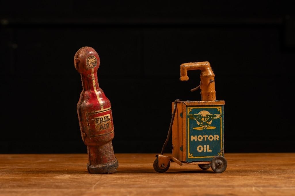 Tin Litho Air Pump and Oil Lubester by Mar Toys (1 of 4)