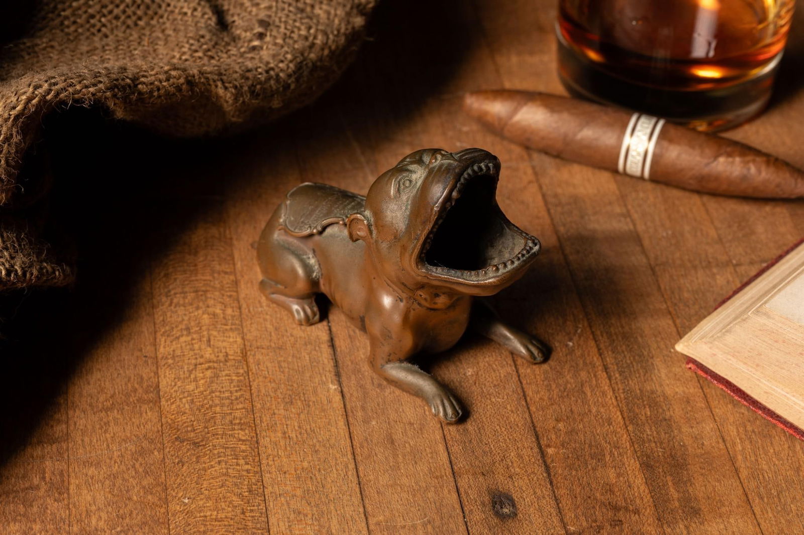 c. 1920 Jennings Bros. Figural Bulldog Cigar Ashtray (1 of 3)