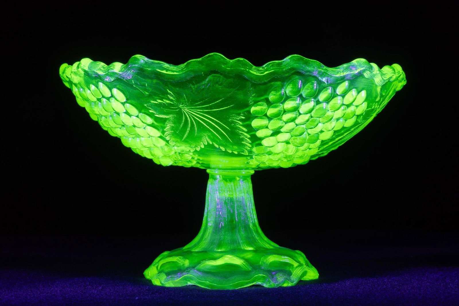 Uranium Glass Fruit Dish (1 of 4)