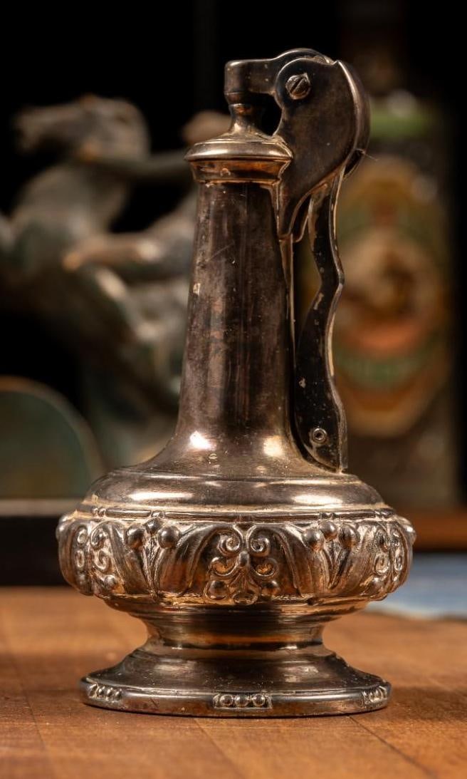 c. 1947 Ronson "Decanter" Lighter (1 of 4)