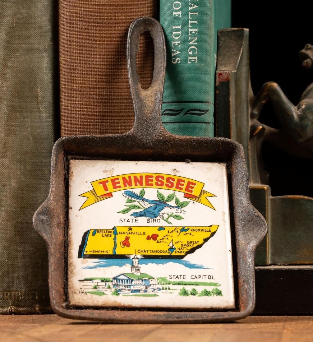 Vintage Tennessee Cast Iron Skillet Ashtray (1 of 4)