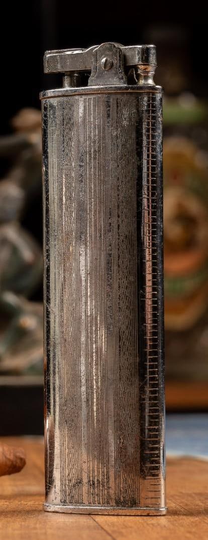 Vintage Chrome Ruler Lighter (1 of 3)