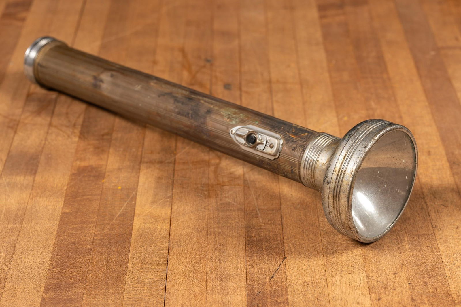 Antique Eveready Flashlight (1 of 3)