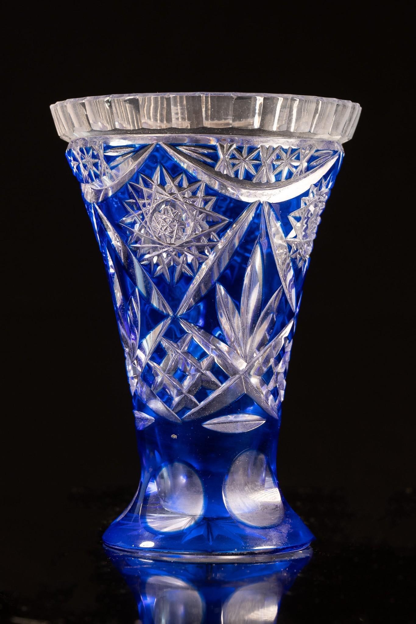 NACHTMANN BOHEMIA CZECH FINE CRYSTAL COBALT BLUE CUT TO CLEAR ROM VASE (1 of 2)