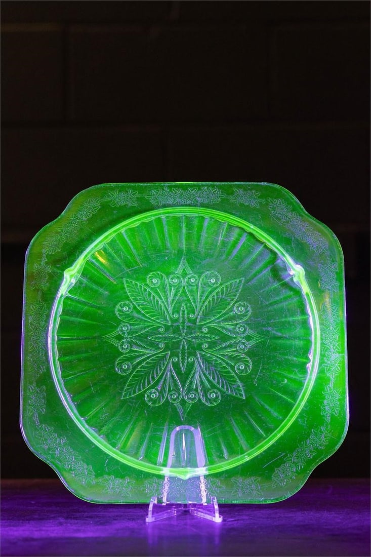 Vintage Uranium Glass Serving Plate (1 of 6)