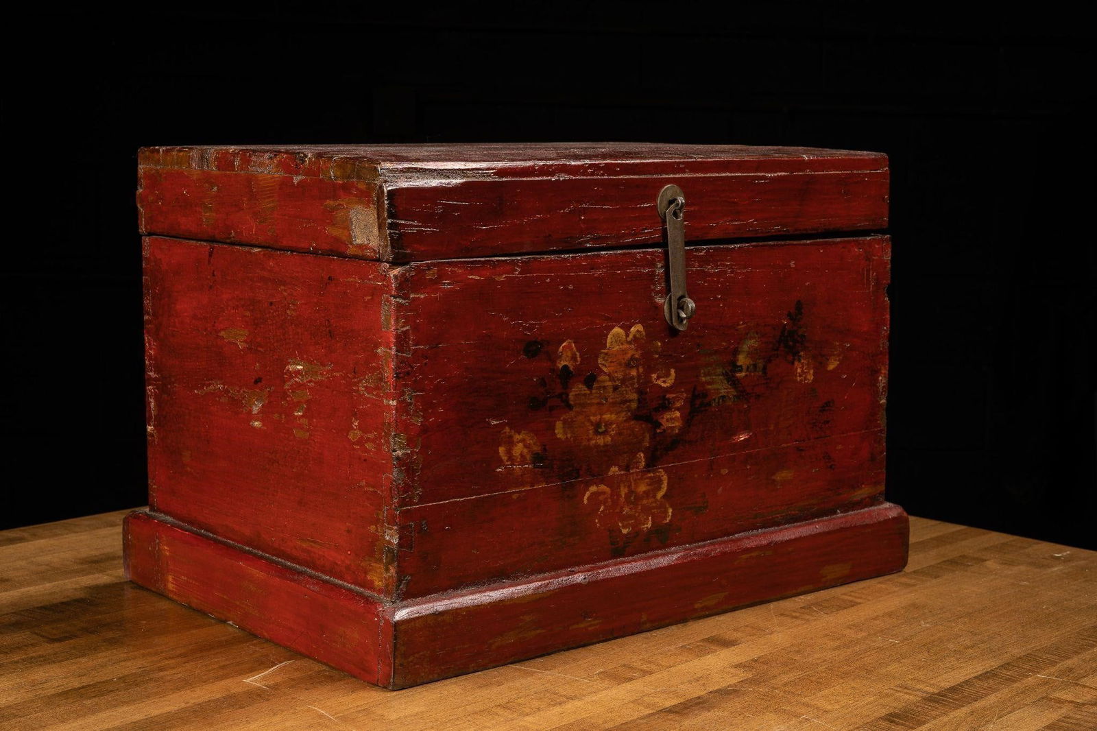 Antique Dovetailed Wooden Storage Box With Latch (1 of 7)