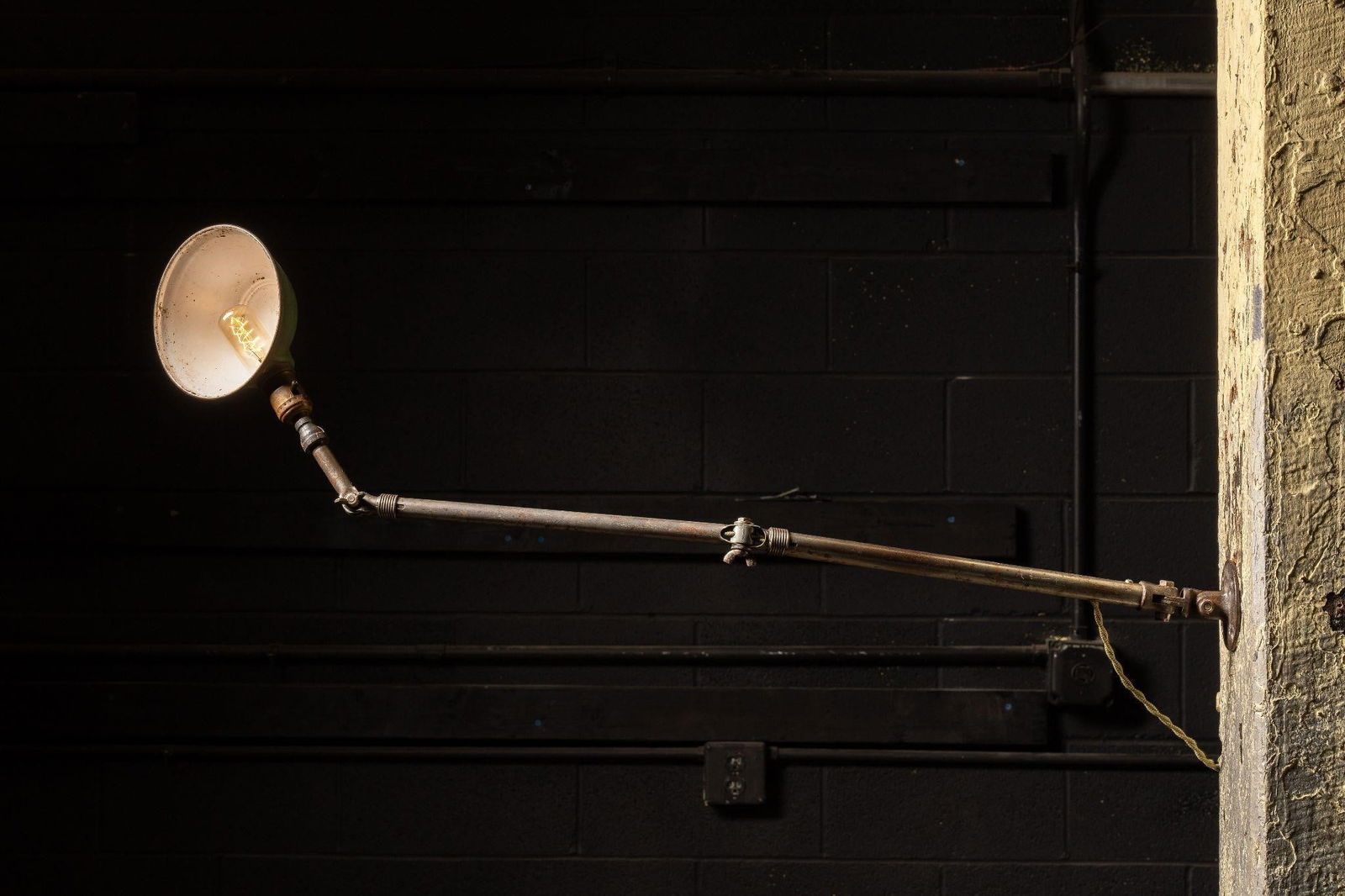Vintage Industrial Ajusco Articulated Task Lamp (1 of 8)
