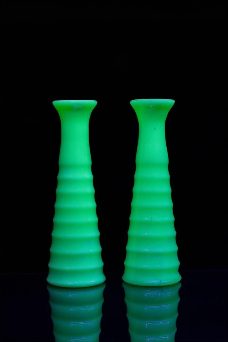 Pair of Jadeite Candlestick Holders by Jeannette 8 (1 of 4)