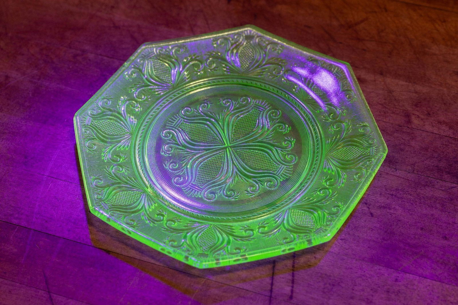 Uranium Glass Dish (1 of 2)