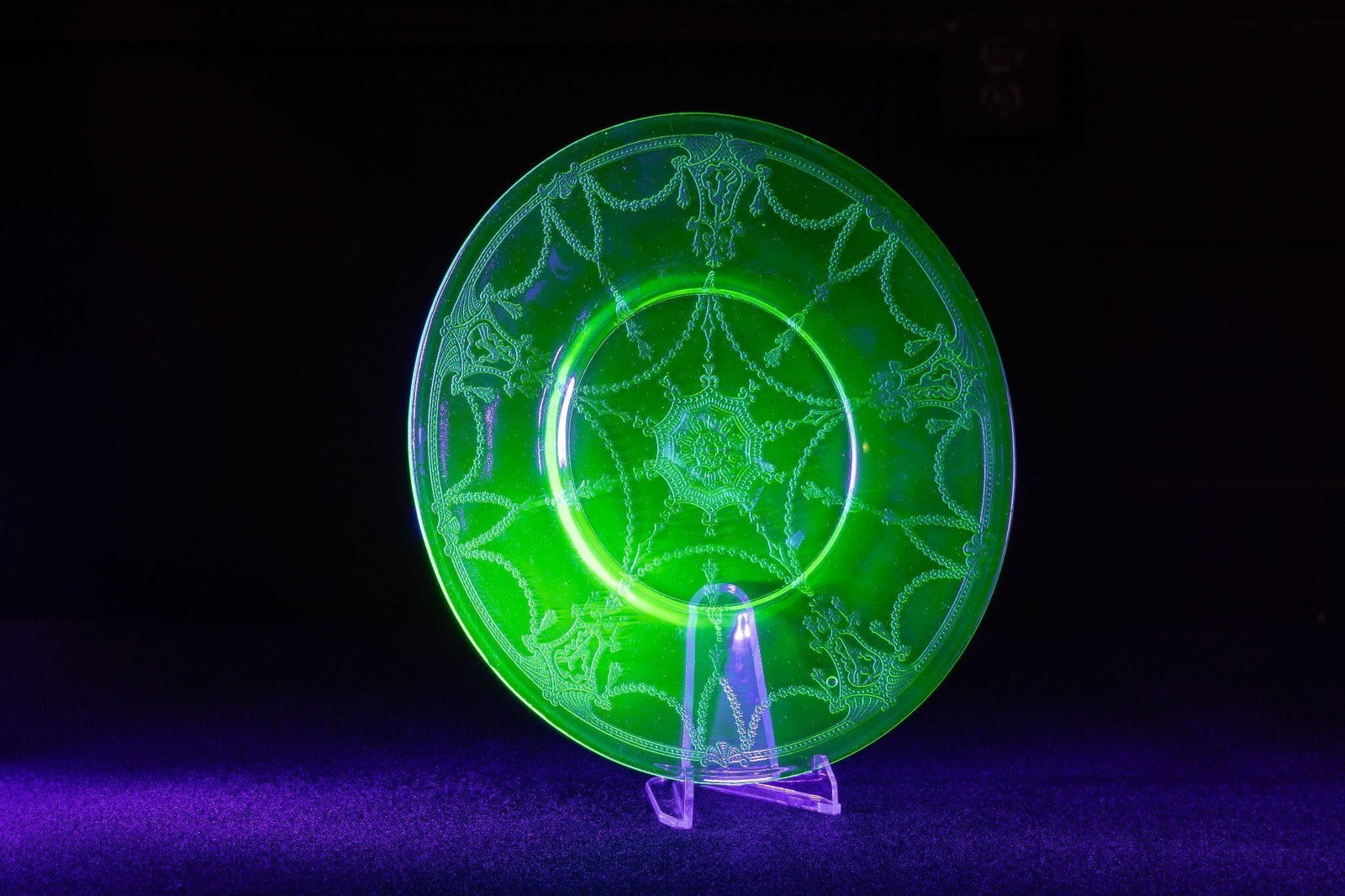Uranium Glass Filigree Plate: Item SKU: C-7117 Ornate uranium glass dinner plate. Free from cracks, chips. Some scratches. 8.25" dia
