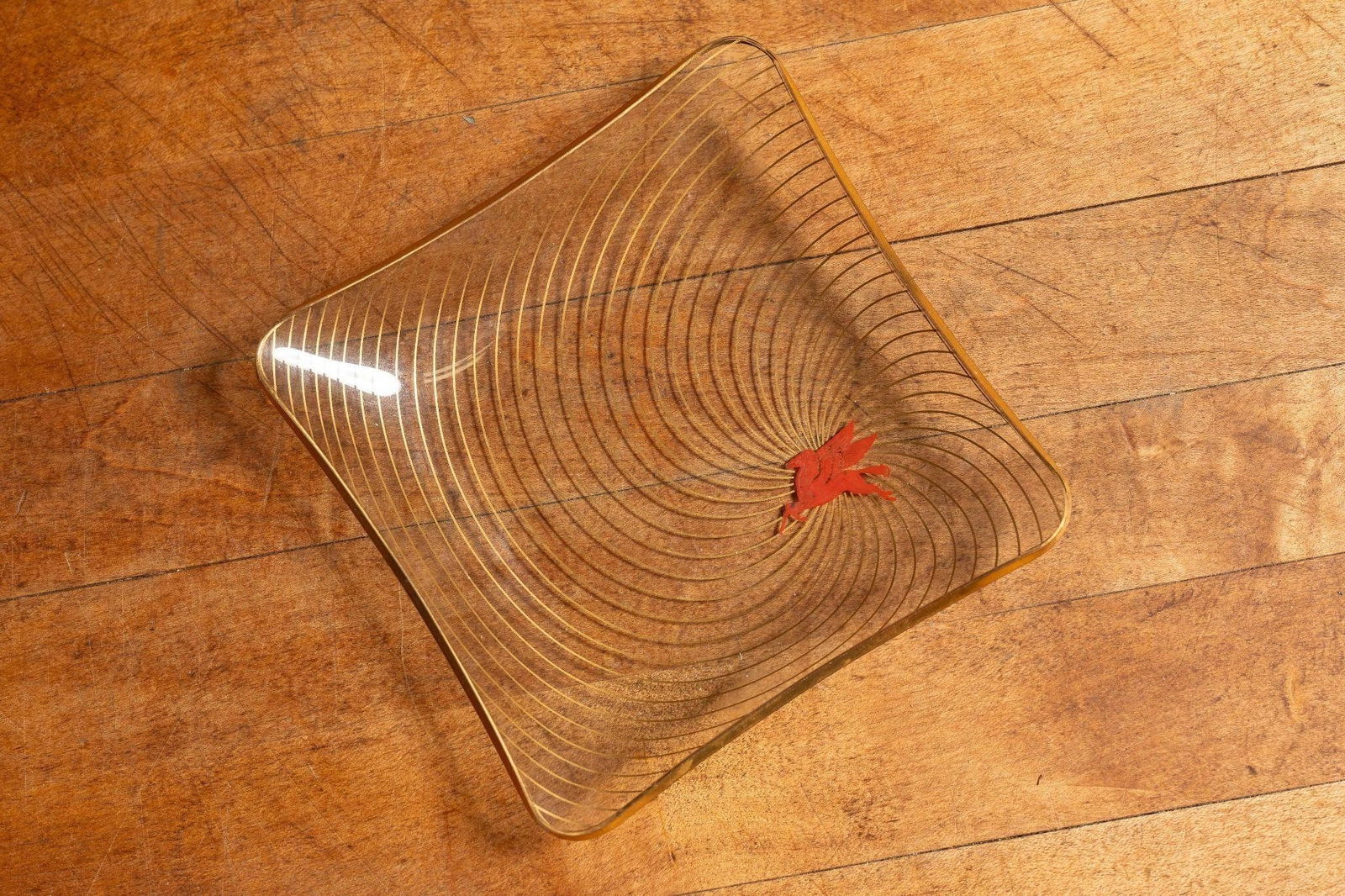 Mobil Pegasus Glass Ashtray w/ Gold Striping 3 (1 of 3)