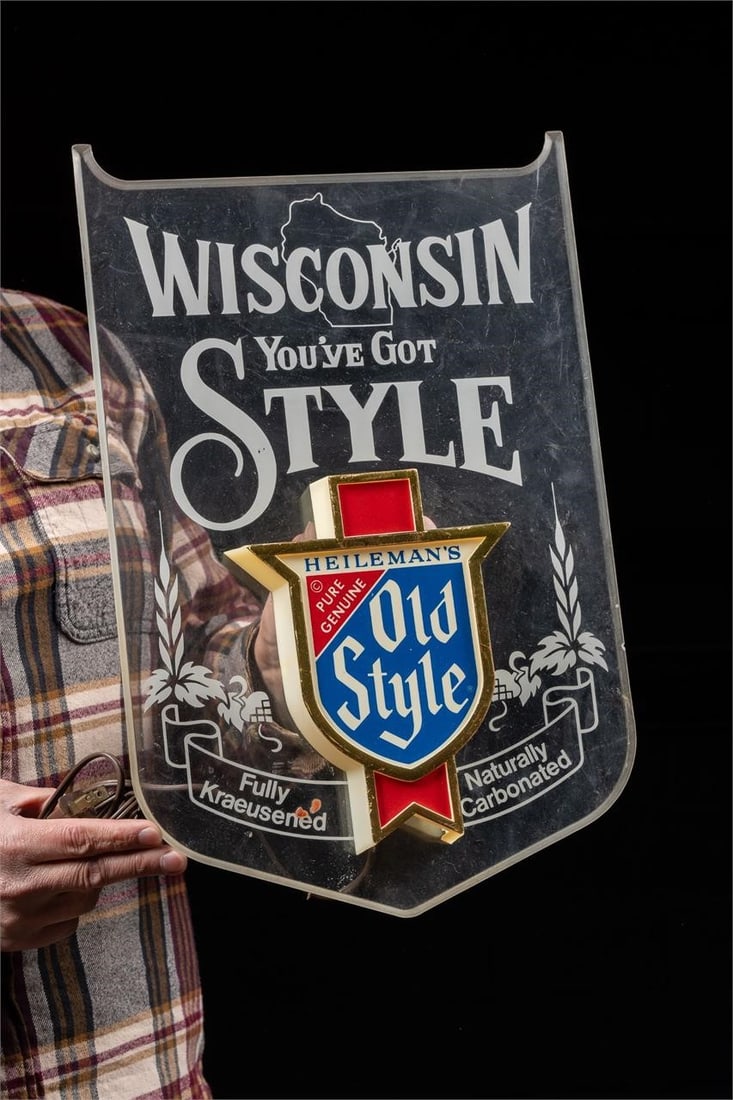Old Style Wisconsin NOS Lighted Beer Sign (1 of 5)