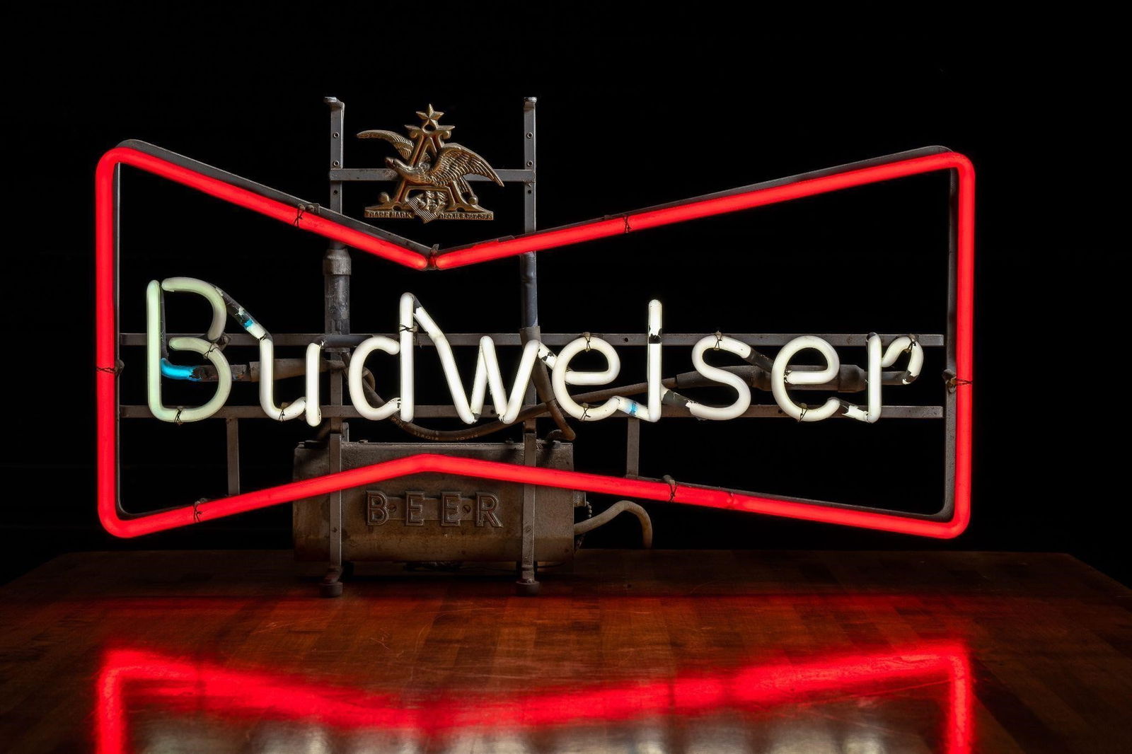 LOWENBRAU BEER ヴィンテージ ネオンスタンド 米国製 LOWENBRAU BEER ヴィンテージ ネオンスタンド 米国製