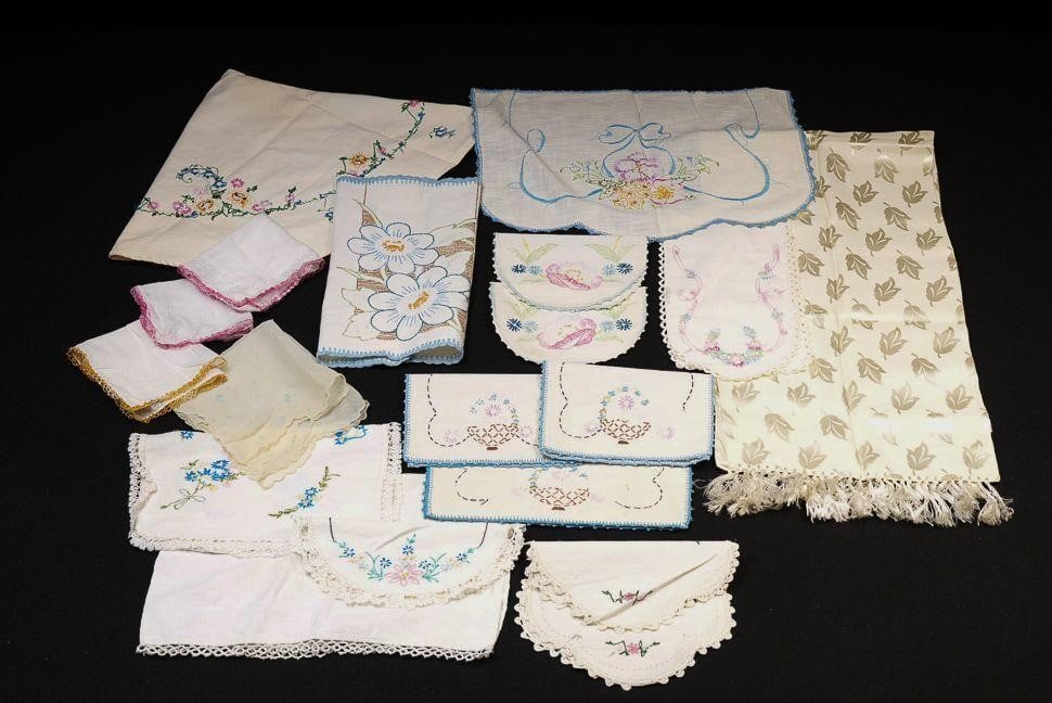 Lot of 19 Vintage Embroidered Household Linens: NOTE: For an accurate in-house shipping quote on this lot, please reach out to us at rockauctiongallery@gmail.com. Item SKU: C-16090 This grouping features 19 assorted vintage household linens, includ