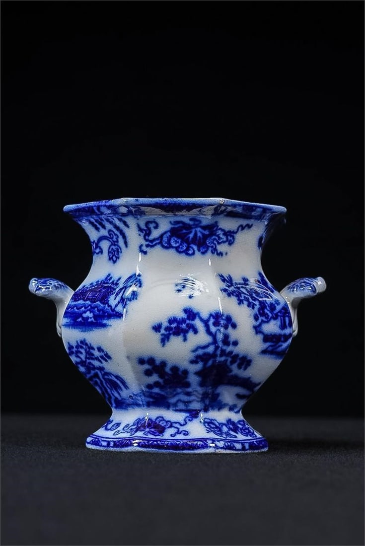 Flow Blue "Hong Kong" Pattern Sugar Bowl (1 of 9)