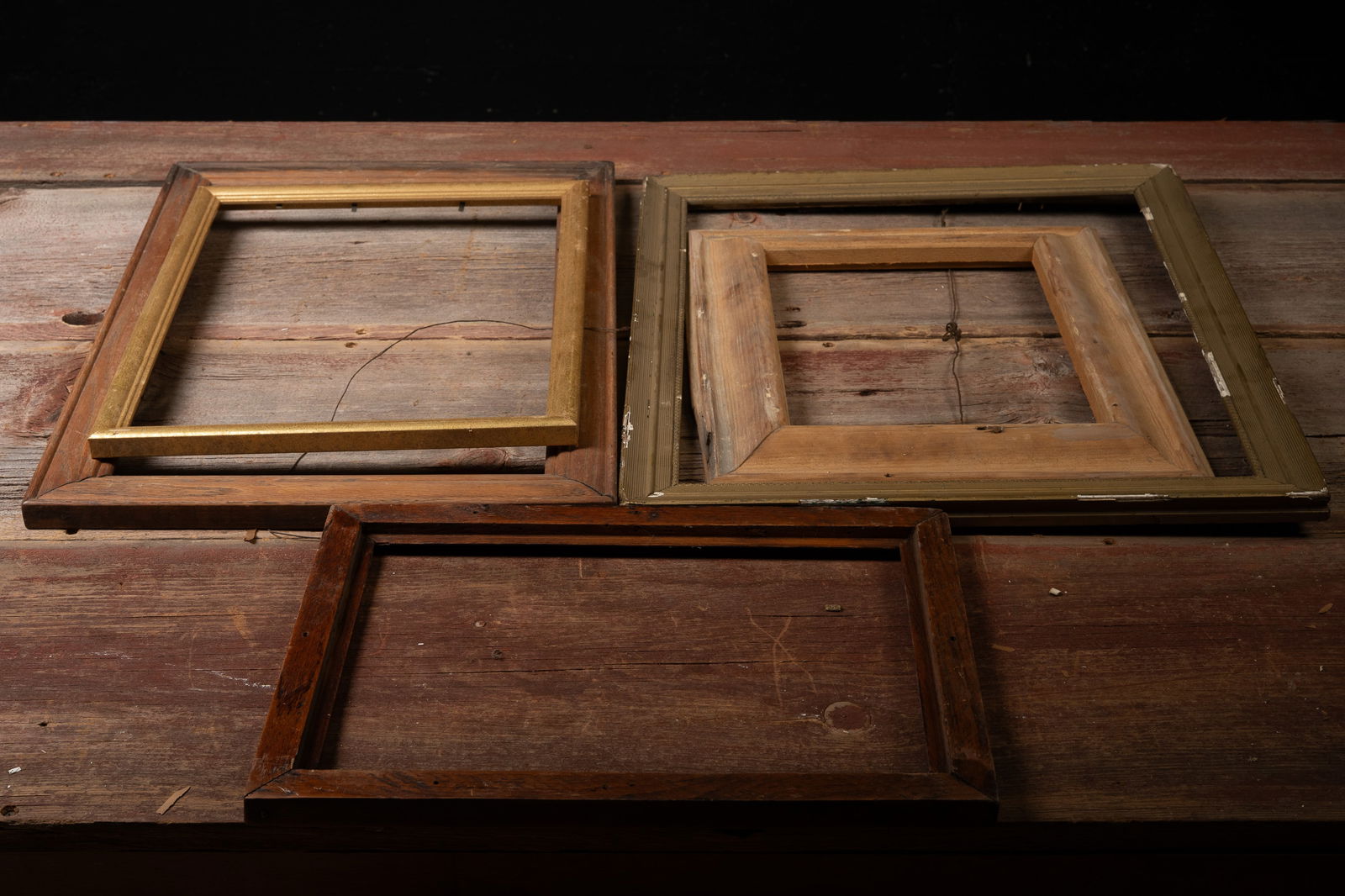 5 Assorted Wood & Gilt Picture Frames (1 of 6)